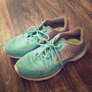 Women’s Champion turquoise running shoes